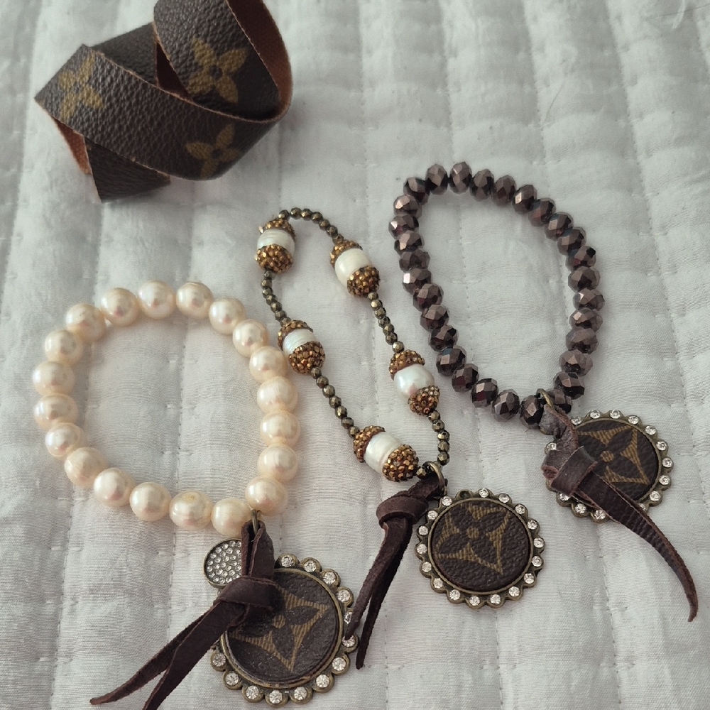 Elegant LV Pearl and Beaded Bracelet Set